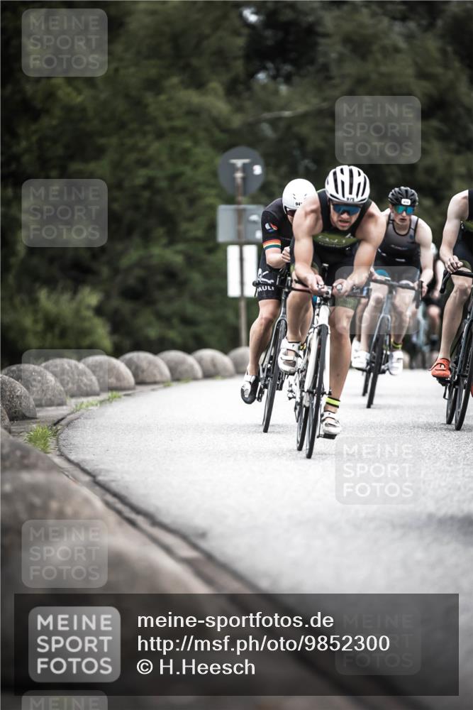 21.06.2026 - 29. Vierlanden-Triathlon H.Heesch http://msf.ph/oto/9852300 21.06.2026 12:06:09 Radfahren 248, 264, 706, 752, 829, 913, 919, 941, 954, 956, 957, 963, 965, 966, 972, 975 meine-sportfotos.de