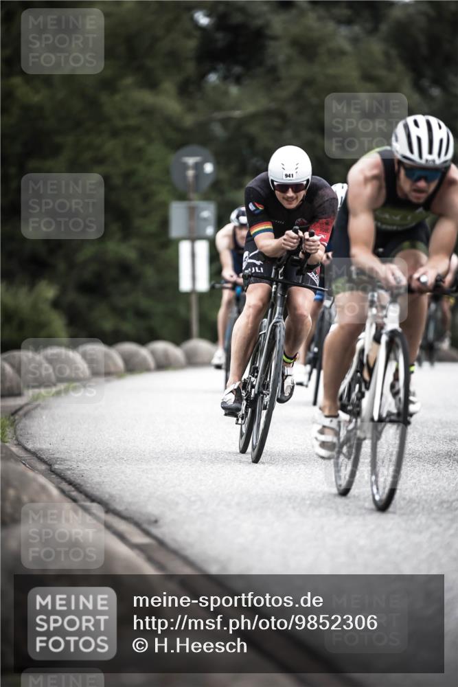 21.06.2026 - 29. Vierlanden-Triathlon H.Heesch http://msf.ph/oto/9852306 21.06.2026 12:06:10 Radfahren 264, 706, 752, 829, 913, 919, 941, 954, 956, 957, 963, 965, 966, 972, 975 meine-sportfotos.de