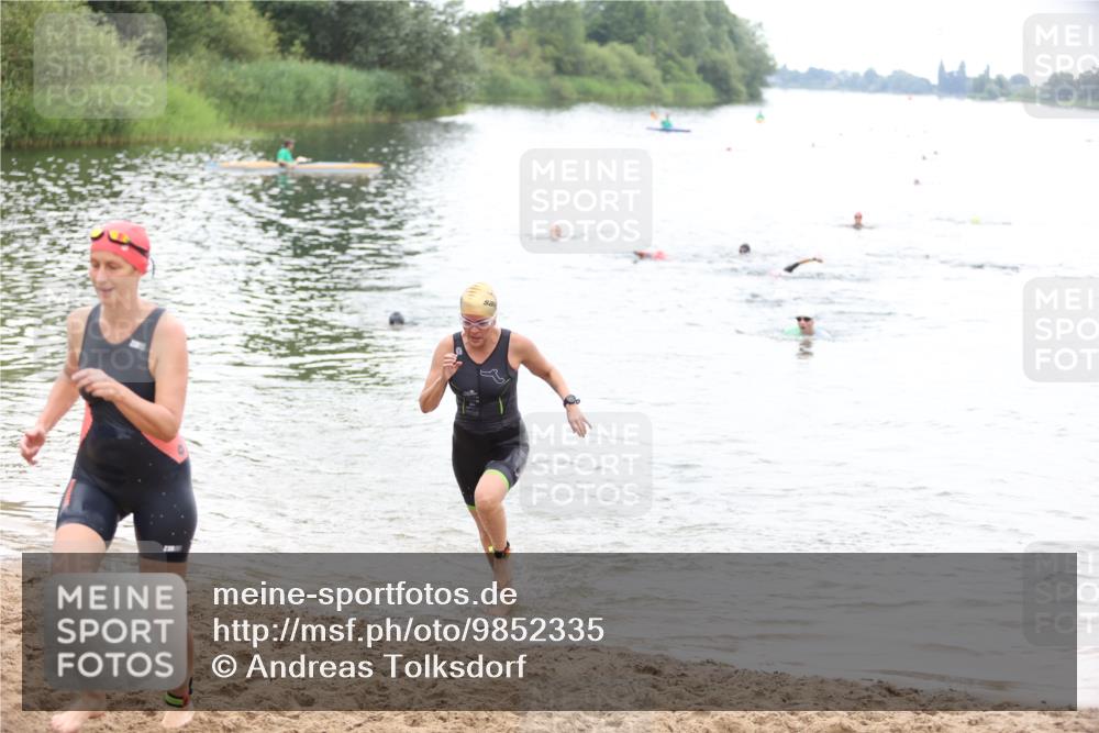 21.06.2026 - 29. Vierlanden-Triathlon Andreas Tolksdorf http://msf.ph/oto/9852335 21.06.2026 10:19:51 Schwimmen 314, 484, 568, 586 meine-sportfotos.de