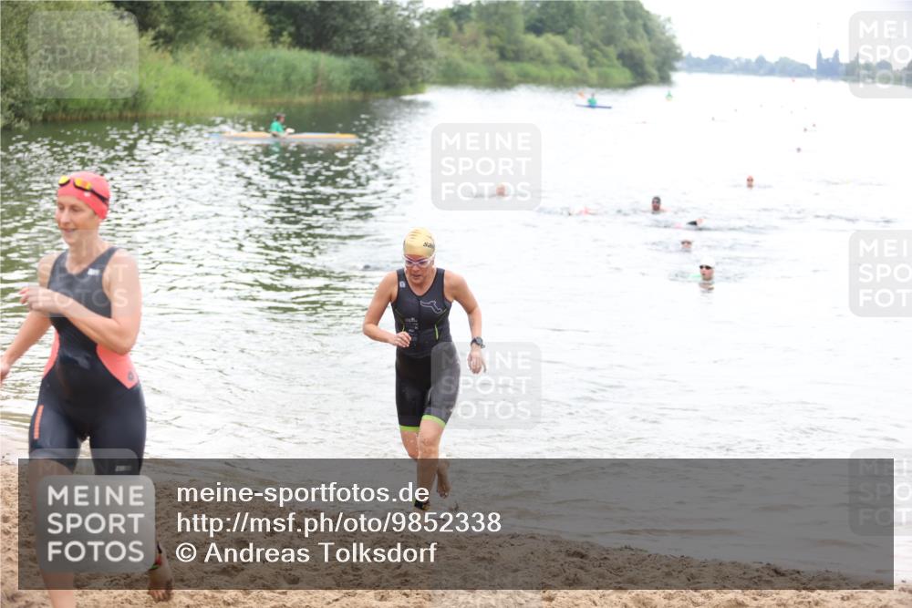 21.06.2026 - 29. Vierlanden-Triathlon Andreas Tolksdorf http://msf.ph/oto/9852338 21.06.2026 10:19:51 Schwimmen 314, 484, 568, 586 meine-sportfotos.de