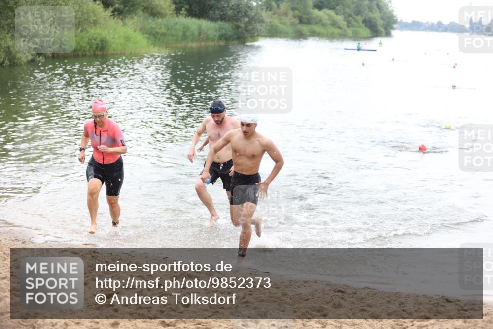 21.06.2026 - 29. Vierlanden-Triathlon Andreas Tolksdorf http://msf.ph/oto/9852373 21.06.2026 10:20:19 Schwimmen 366, 489, 559, 572, 616, 619 meine-sportfotos.de