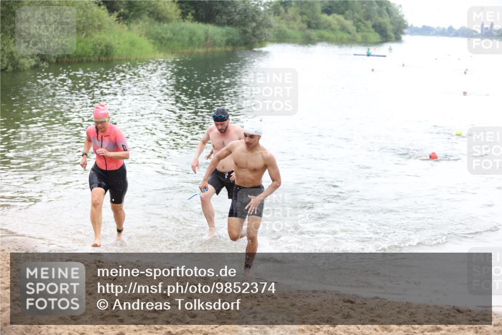 21.06.2026 - 29. Vierlanden-Triathlon Andreas Tolksdorf http://msf.ph/oto/9852374 21.06.2026 10:20:19 Schwimmen 366, 489, 559, 572, 616, 619 meine-sportfotos.de