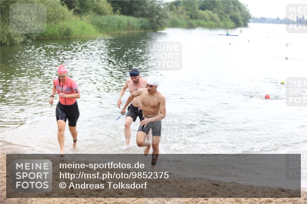 21.06.2026 - 29. Vierlanden-Triathlon Andreas Tolksdorf http://msf.ph/oto/9852375 21.06.2026 10:20:19 Schwimmen 366, 489, 559, 572, 616, 619 meine-sportfotos.de
