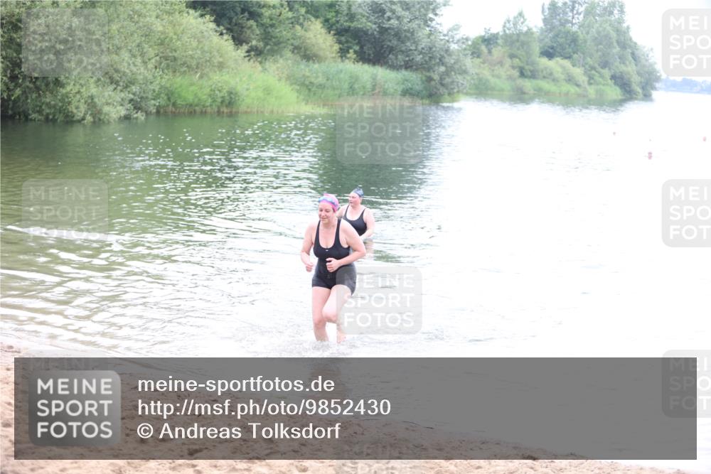 21.06.2026 - 29. Vierlanden-Triathlon Andreas Tolksdorf http://msf.ph/oto/9852430 21.06.2026 10:22:04 Schwimmen 525, 541, 617 meine-sportfotos.de