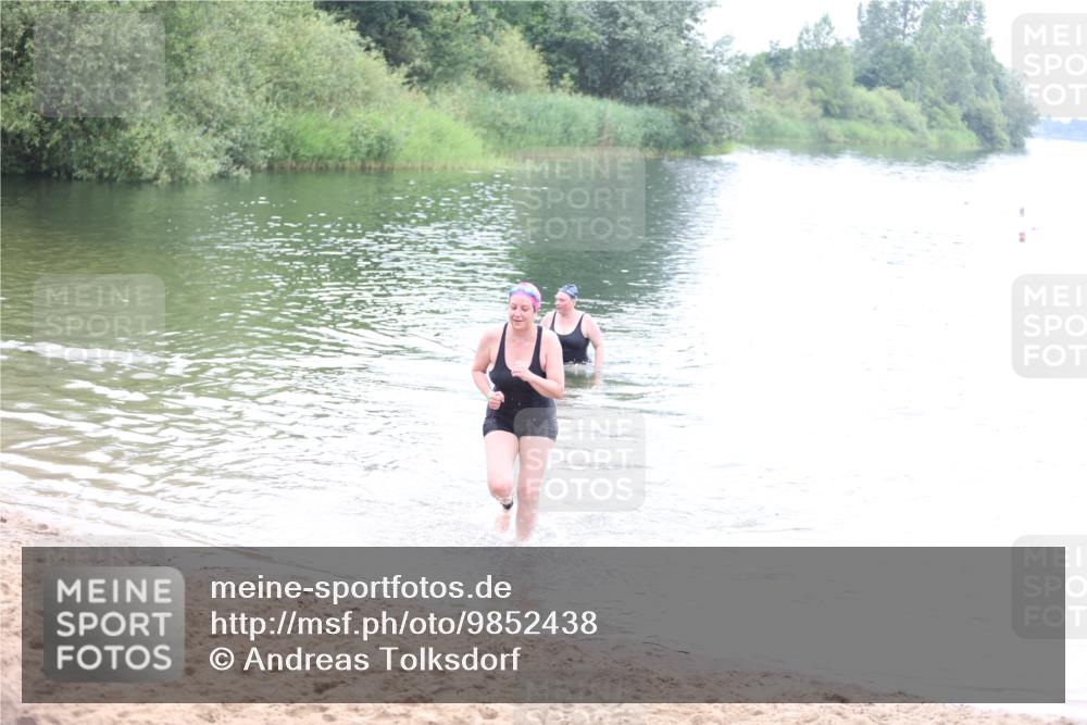 21.06.2026 - 29. Vierlanden-Triathlon Andreas Tolksdorf http://msf.ph/oto/9852438 21.06.2026 10:22:04 Schwimmen 525, 541, 617 meine-sportfotos.de