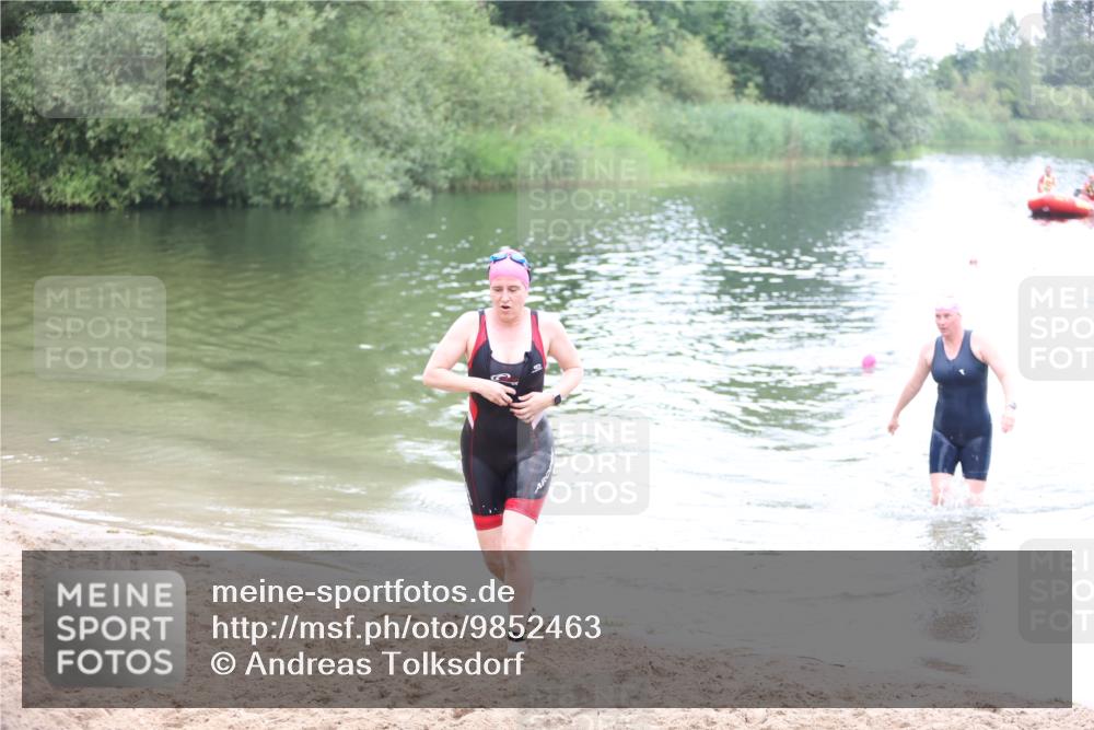 21.06.2026 - 29. Vierlanden-Triathlon Andreas Tolksdorf http://msf.ph/oto/9852463 21.06.2026 10:23:14 Schwimmen 500, 554 meine-sportfotos.de