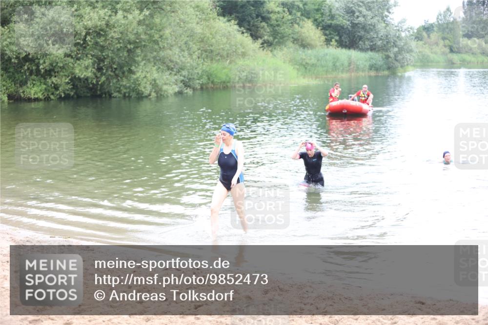 21.06.2026 - 29. Vierlanden-Triathlon Andreas Tolksdorf http://msf.ph/oto/9852473 21.06.2026 10:23:49 Schwimmen 560 meine-sportfotos.de