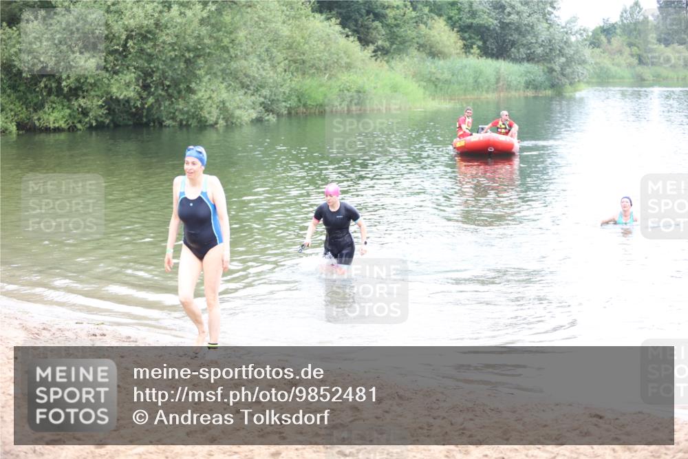 21.06.2026 - 29. Vierlanden-Triathlon Andreas Tolksdorf http://msf.ph/oto/9852481 21.06.2026 10:23:51 Schwimmen 560 meine-sportfotos.de
