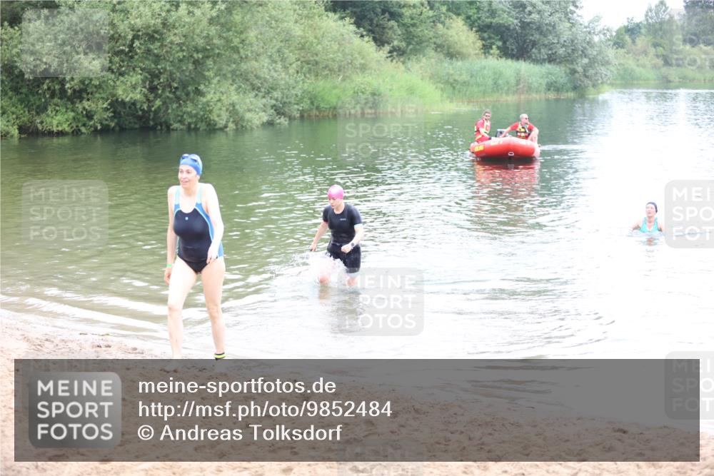 21.06.2026 - 29. Vierlanden-Triathlon Andreas Tolksdorf http://msf.ph/oto/9852484 21.06.2026 10:23:51 Schwimmen 560 meine-sportfotos.de