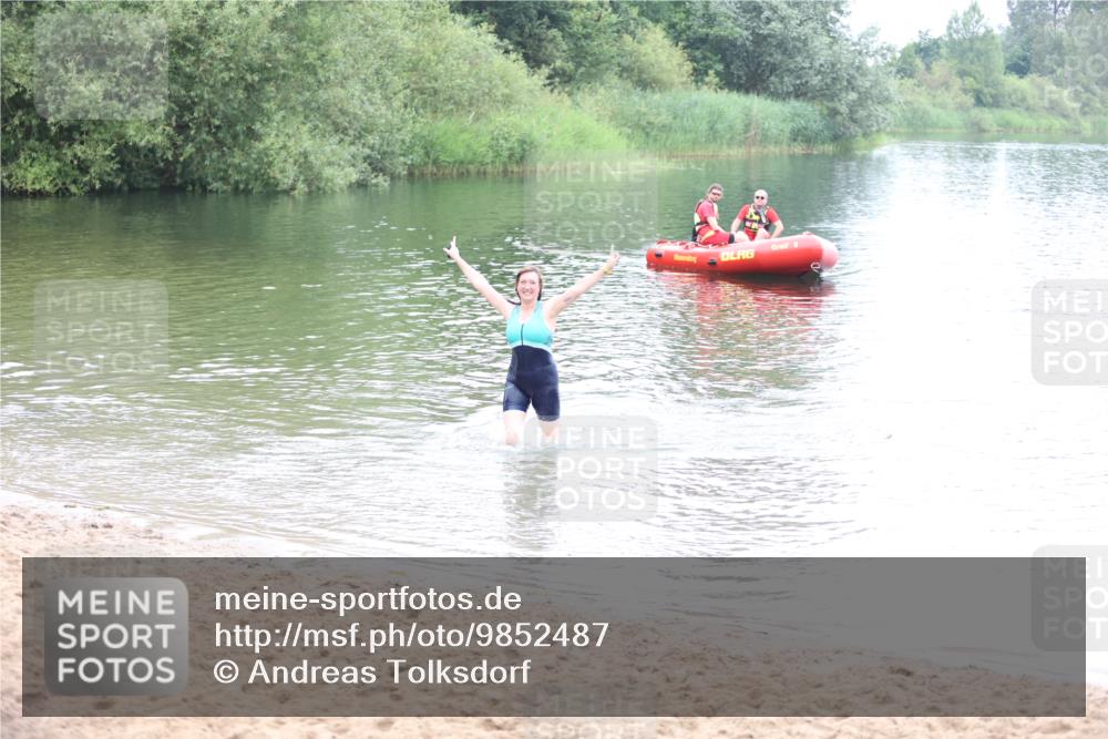 21.06.2026 - 29. Vierlanden-Triathlon Andreas Tolksdorf http://msf.ph/oto/9852487 21.06.2026 10:24:00 Schwimmen 560, 589, 611 meine-sportfotos.de