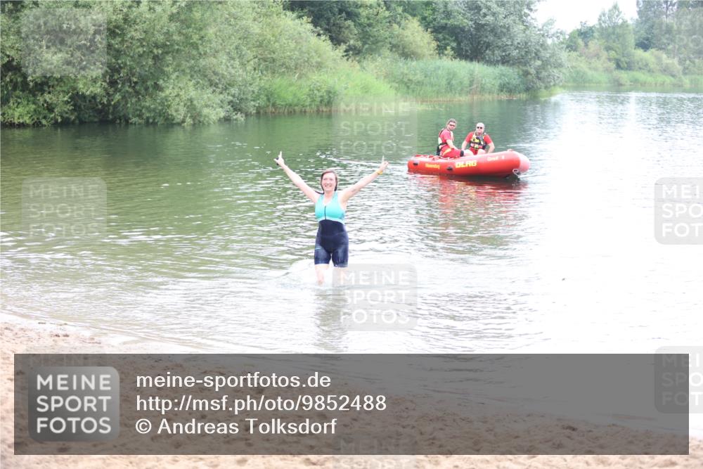 21.06.2026 - 29. Vierlanden-Triathlon Andreas Tolksdorf http://msf.ph/oto/9852488 21.06.2026 10:24:00 Schwimmen 560, 589, 611 meine-sportfotos.de