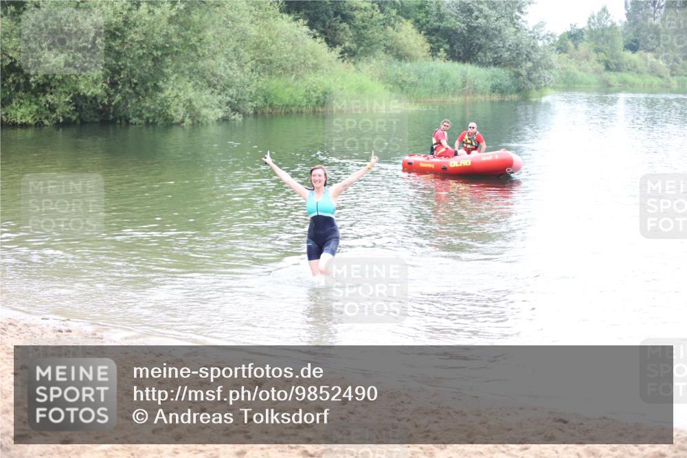 21.06.2026 - 29. Vierlanden-Triathlon Andreas Tolksdorf http://msf.ph/oto/9852490 21.06.2026 10:24:00 Schwimmen 560, 589, 611 meine-sportfotos.de