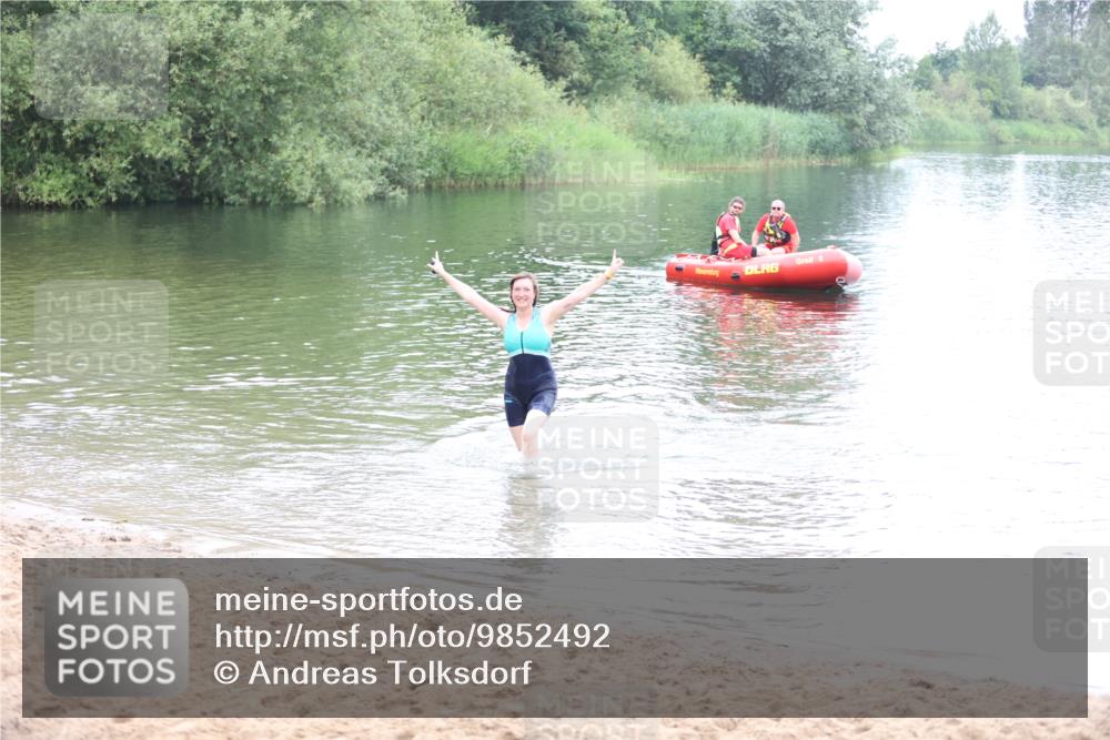 21.06.2026 - 29. Vierlanden-Triathlon Andreas Tolksdorf http://msf.ph/oto/9852492 21.06.2026 10:24:00 Schwimmen 560, 589, 611 meine-sportfotos.de