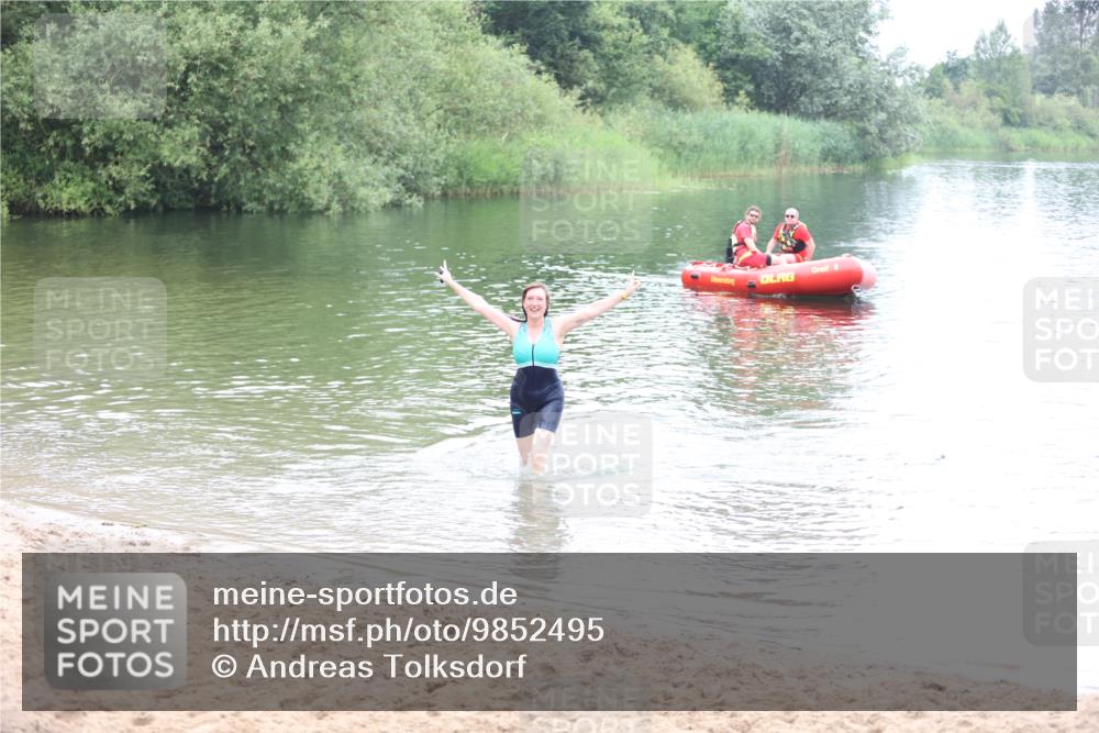 21.06.2026 - 29. Vierlanden-Triathlon Andreas Tolksdorf http://msf.ph/oto/9852495 21.06.2026 10:24:00 Schwimmen 560, 589, 611 meine-sportfotos.de