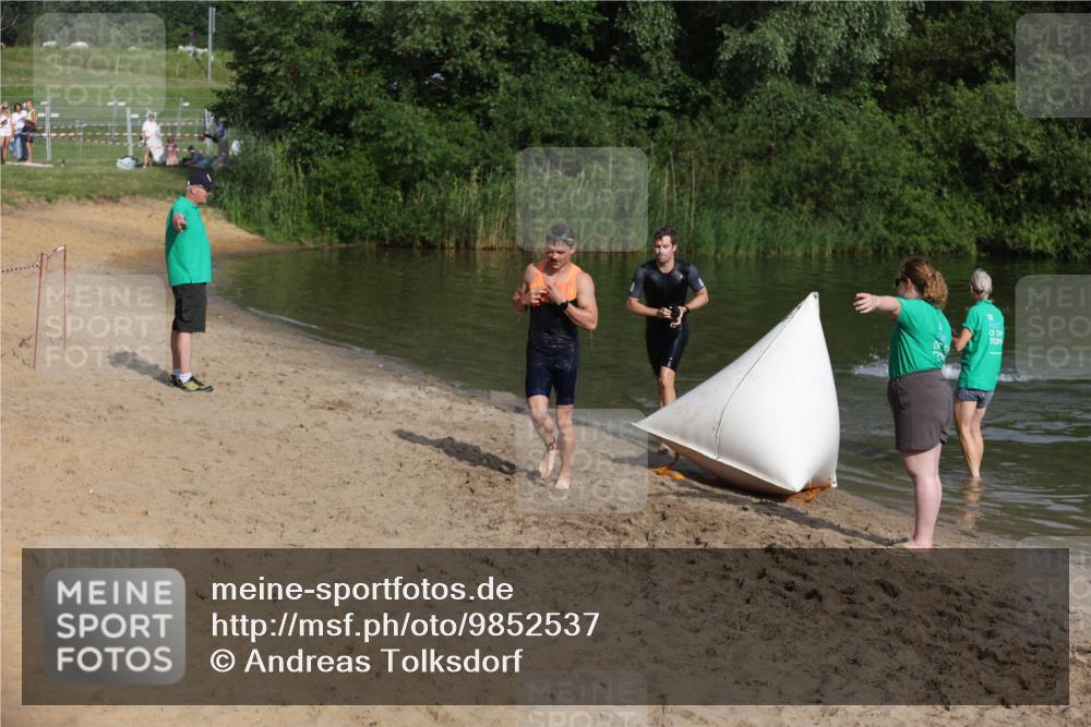 21.06.2026 - 29. Vierlanden-Triathlon Andreas Tolksdorf http://msf.ph/oto/9852537 21.06.2026 08:32:43 Schwimmen 2, 16, 26, 47 meine-sportfotos.de
