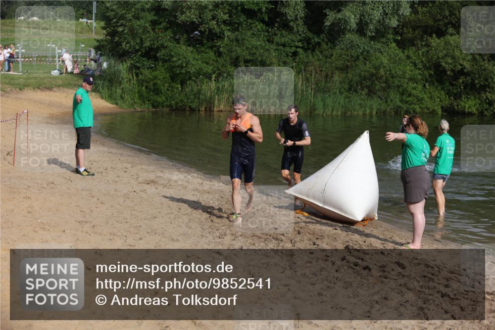 21.06.2026 - 29. Vierlanden-Triathlon Andreas Tolksdorf http://msf.ph/oto/9852541 21.06.2026 08:32:43 Schwimmen 2, 16, 26, 47 meine-sportfotos.de