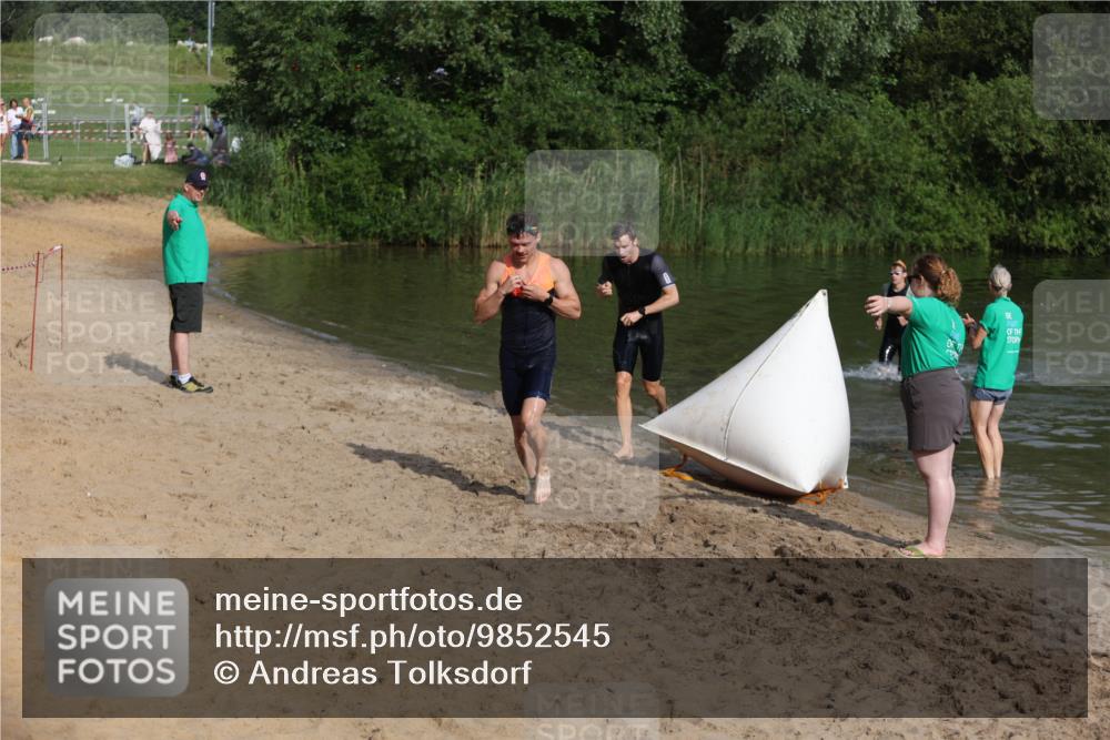 21.06.2026 - 29. Vierlanden-Triathlon Andreas Tolksdorf http://msf.ph/oto/9852545 21.06.2026 08:32:43 Schwimmen 2, 16, 26, 47 meine-sportfotos.de