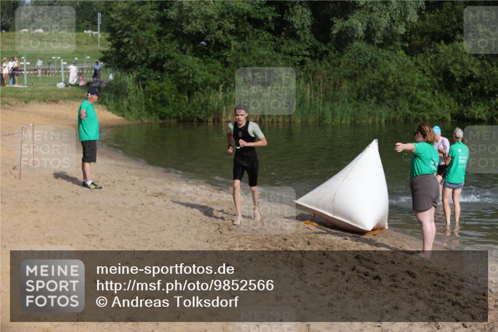 21.06.2026 - 29. Vierlanden-Triathlon Andreas Tolksdorf http://msf.ph/oto/9852566 21.06.2026 08:32:48 Schwimmen 2, 16, 26, 47 meine-sportfotos.de