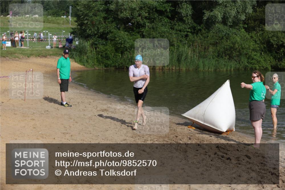 21.06.2026 - 29. Vierlanden-Triathlon Andreas Tolksdorf http://msf.ph/oto/9852570 21.06.2026 08:32:51 Schwimmen 2, 47 meine-sportfotos.de