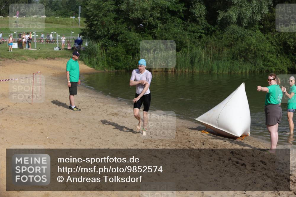 21.06.2026 - 29. Vierlanden-Triathlon Andreas Tolksdorf http://msf.ph/oto/9852574 21.06.2026 08:32:51 Schwimmen 2, 47 meine-sportfotos.de