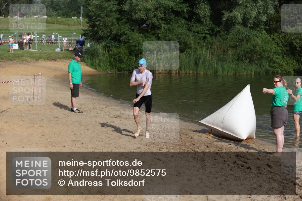 21.06.2026 - 29. Vierlanden-Triathlon Andreas Tolksdorf http://msf.ph/oto/9852575 21.06.2026 08:32:51 Schwimmen 2, 47 meine-sportfotos.de