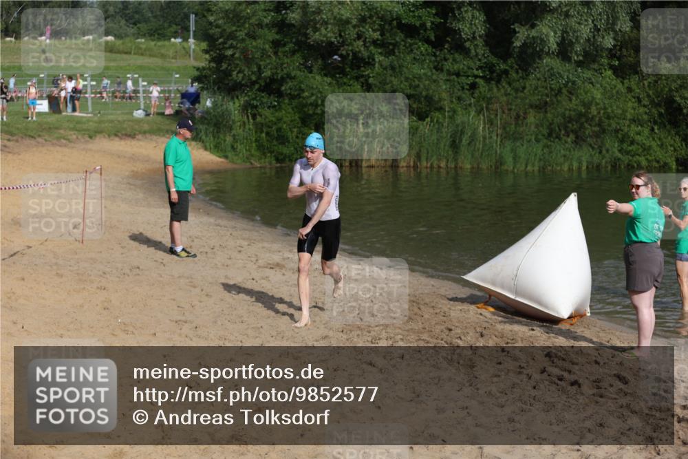 21.06.2026 - 29. Vierlanden-Triathlon Andreas Tolksdorf http://msf.ph/oto/9852577 21.06.2026 08:32:51 Schwimmen 2, 47 meine-sportfotos.de
