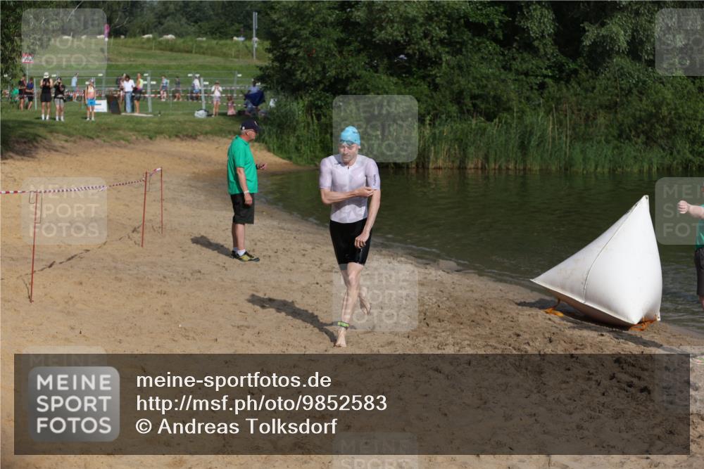 21.06.2026 - 29. Vierlanden-Triathlon Andreas Tolksdorf http://msf.ph/oto/9852583 21.06.2026 08:32:51 Schwimmen 2, 47 meine-sportfotos.de