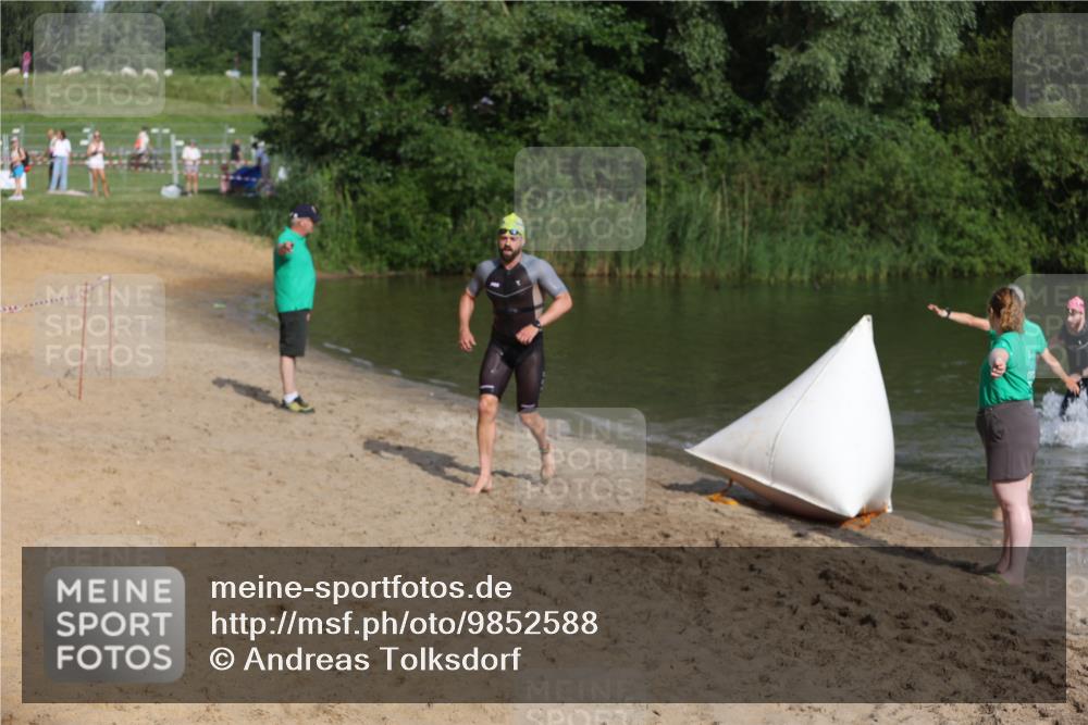 21.06.2026 - 29. Vierlanden-Triathlon Andreas Tolksdorf http://msf.ph/oto/9852588 21.06.2026 08:33:31 Schwimmen 9, 111 meine-sportfotos.de
