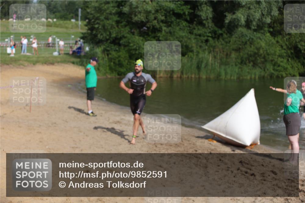 21.06.2026 - 29. Vierlanden-Triathlon Andreas Tolksdorf http://msf.ph/oto/9852591 21.06.2026 08:33:31 Schwimmen 9, 111 meine-sportfotos.de