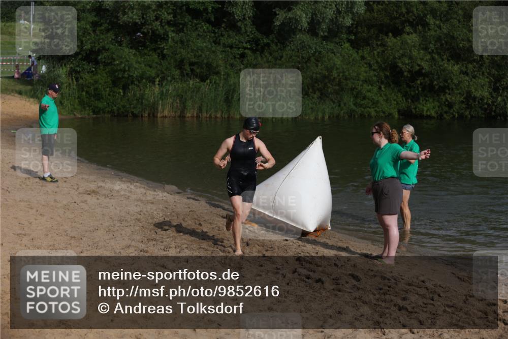 21.06.2026 - 29. Vierlanden-Triathlon Andreas Tolksdorf http://msf.ph/oto/9852616 21.06.2026 08:33:43 Schwimmen  meine-sportfotos.de
