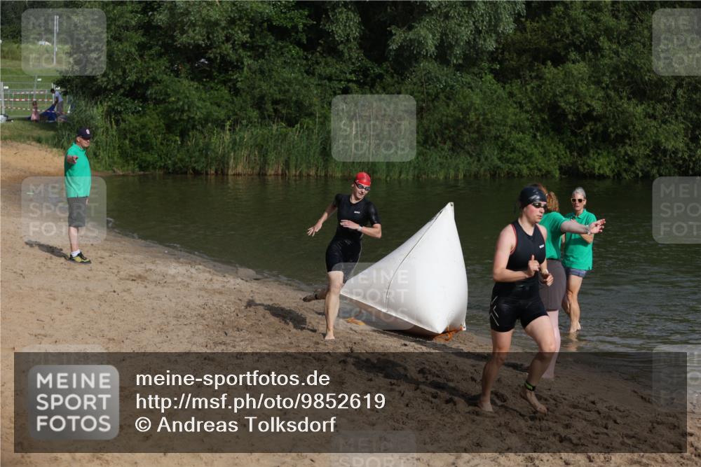 21.06.2026 - 29. Vierlanden-Triathlon Andreas Tolksdorf http://msf.ph/oto/9852619 21.06.2026 08:33:44 Schwimmen  meine-sportfotos.de