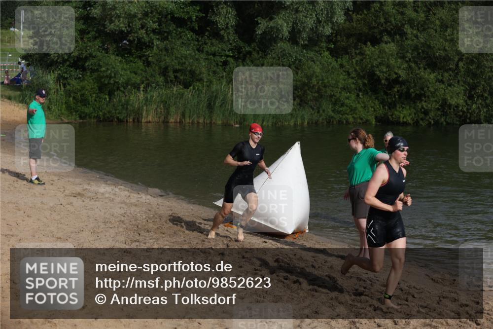 21.06.2026 - 29. Vierlanden-Triathlon Andreas Tolksdorf http://msf.ph/oto/9852623 21.06.2026 08:33:44 Schwimmen  meine-sportfotos.de