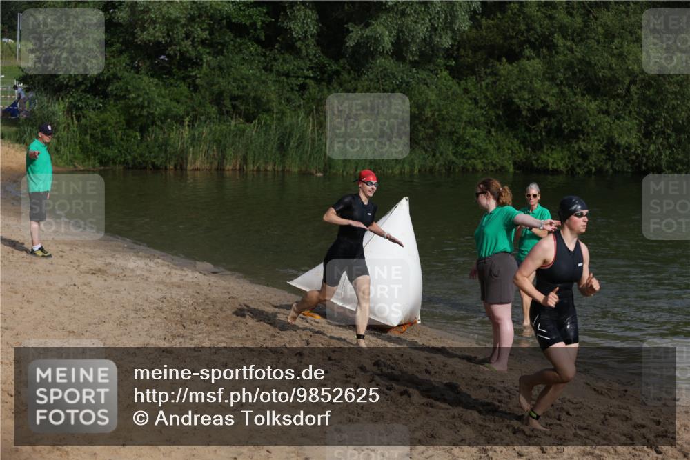 21.06.2026 - 29. Vierlanden-Triathlon Andreas Tolksdorf http://msf.ph/oto/9852625 21.06.2026 08:33:44 Schwimmen  meine-sportfotos.de