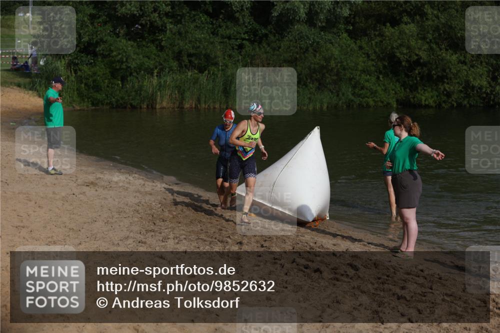 21.06.2026 - 29. Vierlanden-Triathlon Andreas Tolksdorf http://msf.ph/oto/9852632 21.06.2026 08:34:40 Schwimmen  meine-sportfotos.de