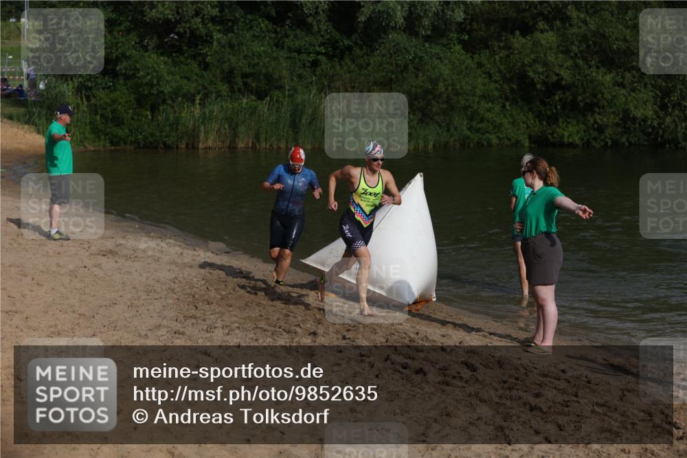 21.06.2026 - 29. Vierlanden-Triathlon Andreas Tolksdorf http://msf.ph/oto/9852635 21.06.2026 08:34:40 Schwimmen  meine-sportfotos.de