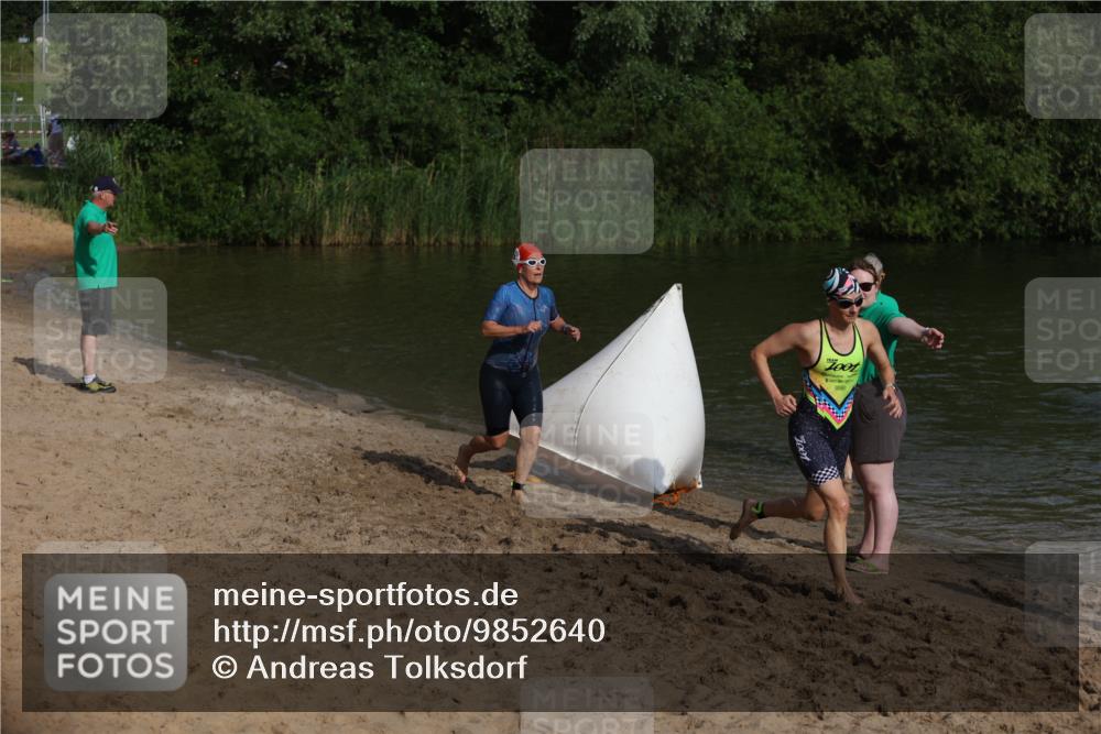 21.06.2026 - 29. Vierlanden-Triathlon Andreas Tolksdorf http://msf.ph/oto/9852640 21.06.2026 08:34:41 Schwimmen  meine-sportfotos.de