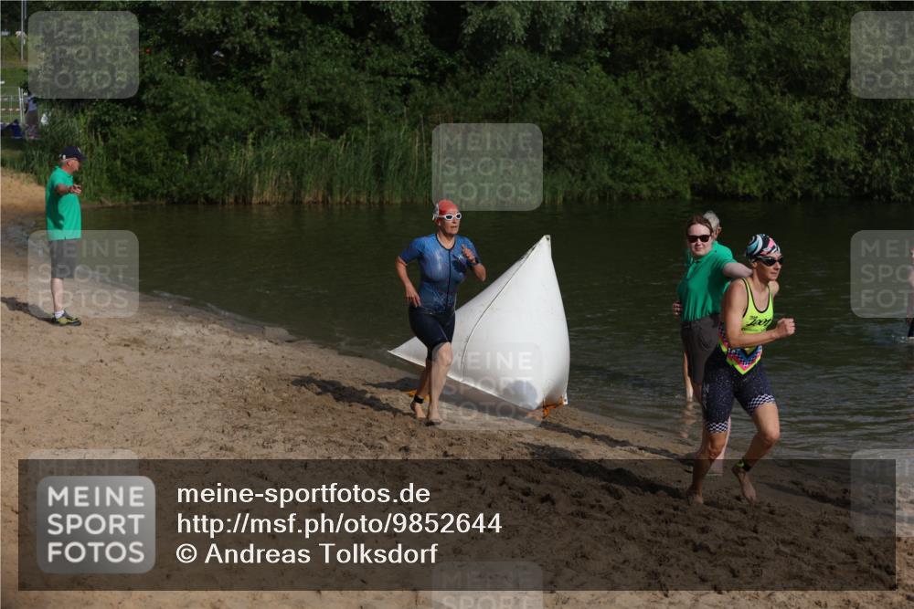 21.06.2026 - 29. Vierlanden-Triathlon Andreas Tolksdorf http://msf.ph/oto/9852644 21.06.2026 08:34:41 Schwimmen  meine-sportfotos.de
