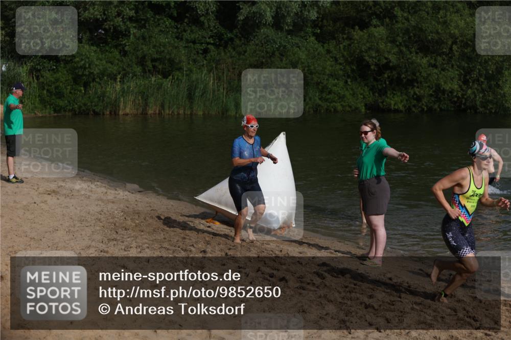 21.06.2026 - 29. Vierlanden-Triathlon Andreas Tolksdorf http://msf.ph/oto/9852650 21.06.2026 08:34:41 Schwimmen  meine-sportfotos.de