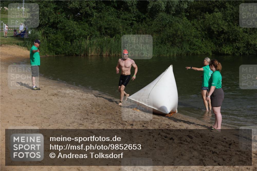 21.06.2026 - 29. Vierlanden-Triathlon Andreas Tolksdorf http://msf.ph/oto/9852653 21.06.2026 08:34:46 Schwimmen  meine-sportfotos.de