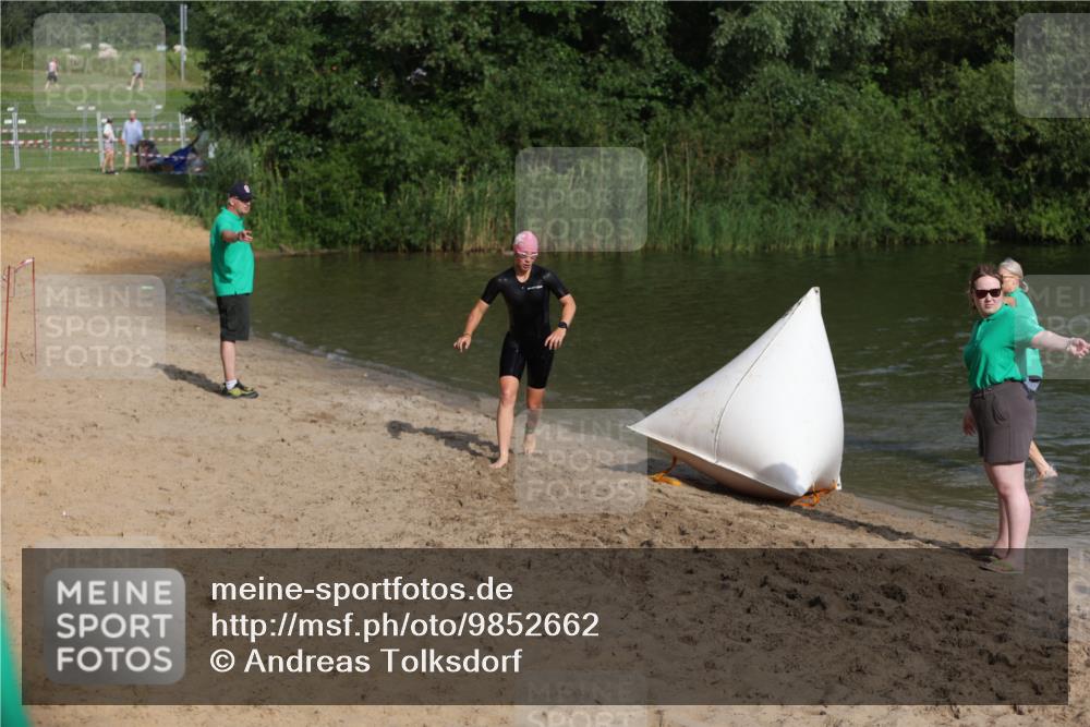 21.06.2026 - 29. Vierlanden-Triathlon Andreas Tolksdorf http://msf.ph/oto/9852662 21.06.2026 08:34:52 Schwimmen  meine-sportfotos.de