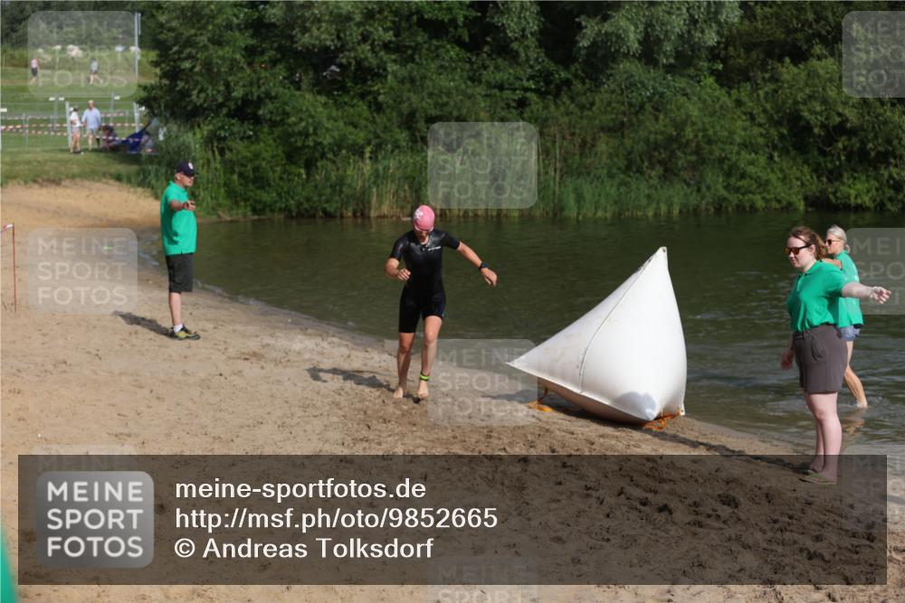 21.06.2026 - 29. Vierlanden-Triathlon Andreas Tolksdorf http://msf.ph/oto/9852665 21.06.2026 08:34:52 Schwimmen  meine-sportfotos.de