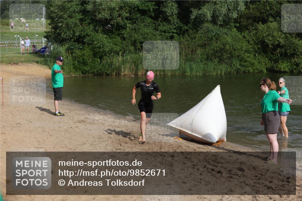 21.06.2026 - 29. Vierlanden-Triathlon Andreas Tolksdorf http://msf.ph/oto/9852671 21.06.2026 08:34:52 Schwimmen  meine-sportfotos.de