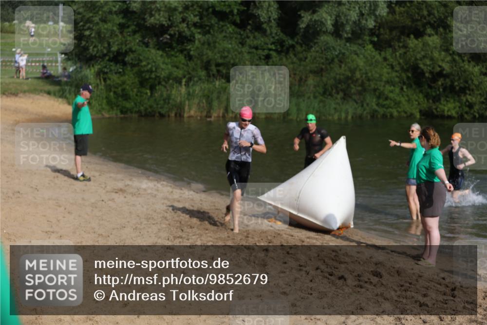 21.06.2026 - 29. Vierlanden-Triathlon Andreas Tolksdorf http://msf.ph/oto/9852679 21.06.2026 08:35:04 Schwimmen 216 meine-sportfotos.de
