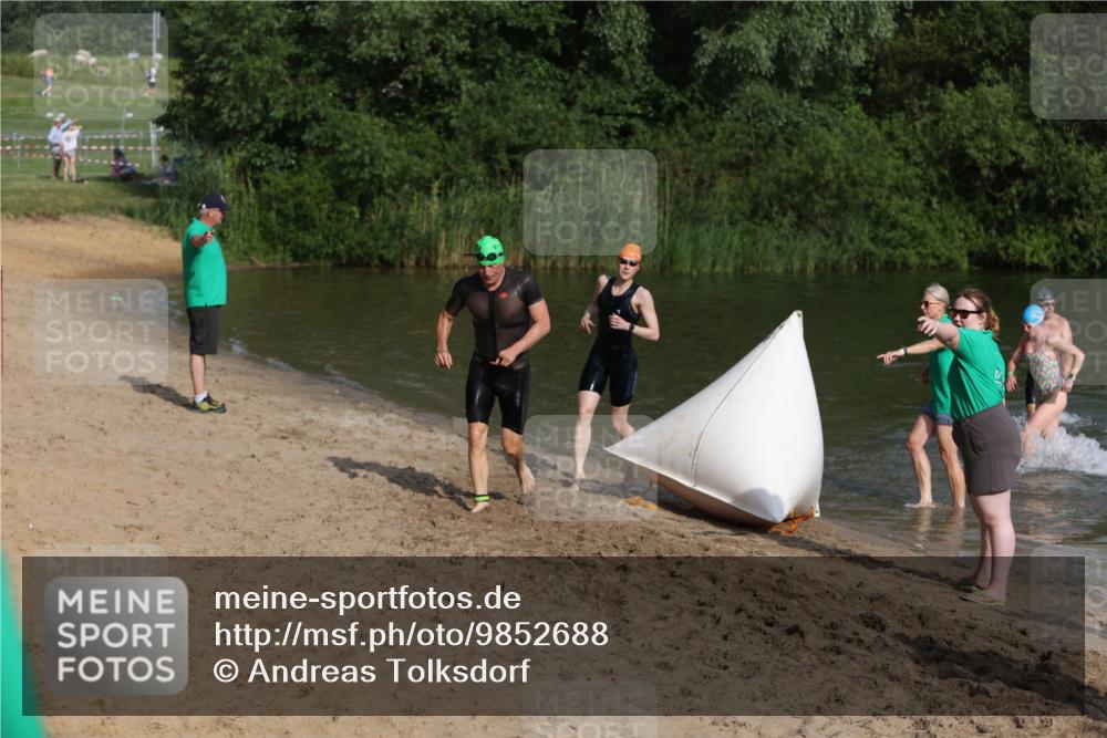 21.06.2026 - 29. Vierlanden-Triathlon Andreas Tolksdorf http://msf.ph/oto/9852688 21.06.2026 08:35:06 Schwimmen 79, 216 meine-sportfotos.de
