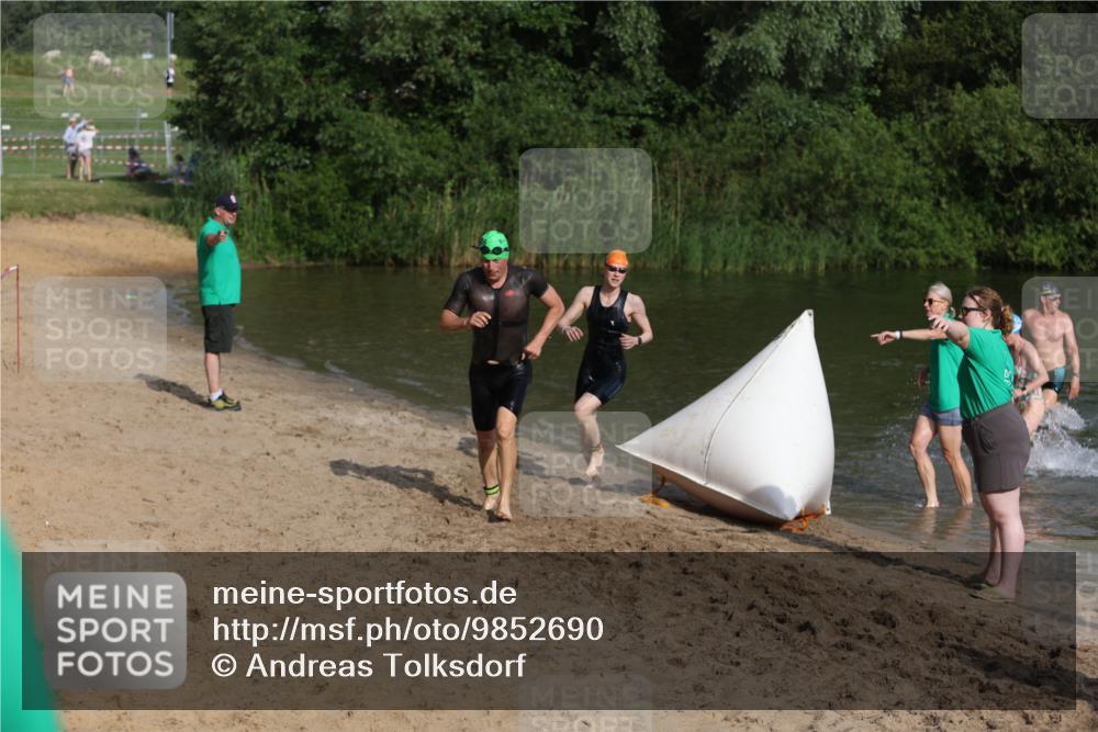 21.06.2026 - 29. Vierlanden-Triathlon Andreas Tolksdorf http://msf.ph/oto/9852690 21.06.2026 08:35:07 Schwimmen 79, 216 meine-sportfotos.de