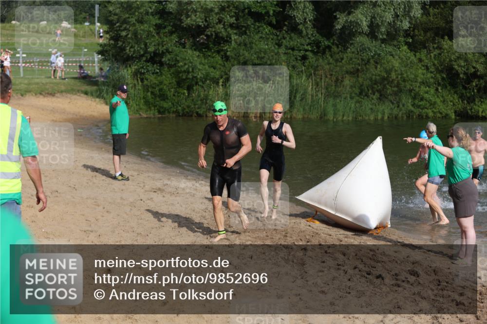 21.06.2026 - 29. Vierlanden-Triathlon Andreas Tolksdorf http://msf.ph/oto/9852696 21.06.2026 08:35:07 Schwimmen 79, 216 meine-sportfotos.de