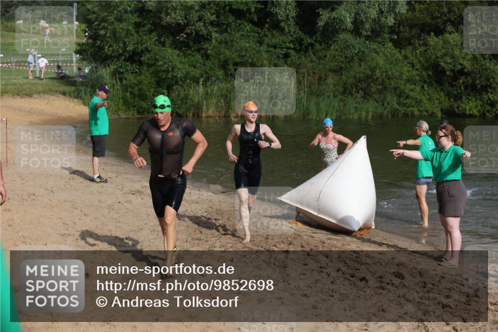 21.06.2026 - 29. Vierlanden-Triathlon Andreas Tolksdorf http://msf.ph/oto/9852698 21.06.2026 08:35:08 Schwimmen 79, 216 meine-sportfotos.de