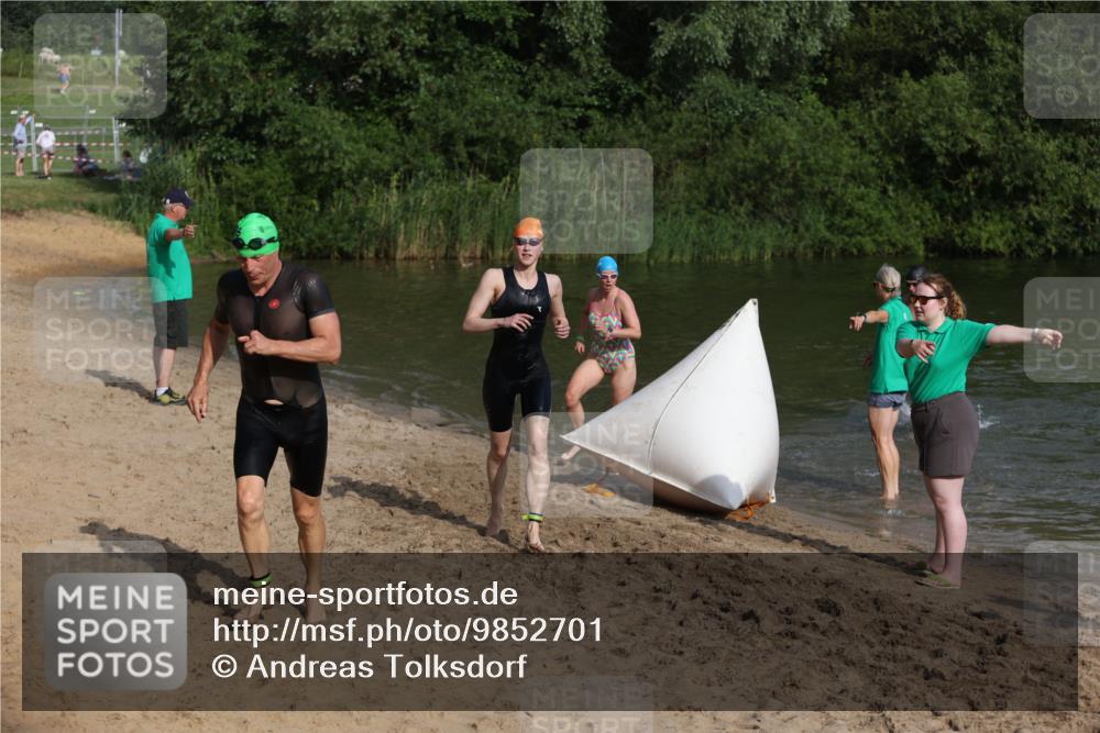 21.06.2026 - 29. Vierlanden-Triathlon Andreas Tolksdorf http://msf.ph/oto/9852701 21.06.2026 08:35:08 Schwimmen 79, 216 meine-sportfotos.de