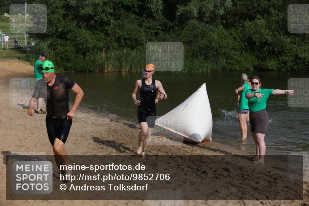 21.06.2026 - 29. Vierlanden-Triathlon Andreas Tolksdorf http://msf.ph/oto/9852706 21.06.2026 08:35:09 Schwimmen 79, 216 meine-sportfotos.de