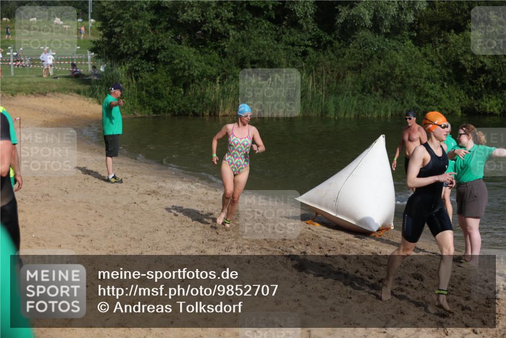 21.06.2026 - 29. Vierlanden-Triathlon Andreas Tolksdorf http://msf.ph/oto/9852707 21.06.2026 08:35:10 Schwimmen 79, 216 meine-sportfotos.de
